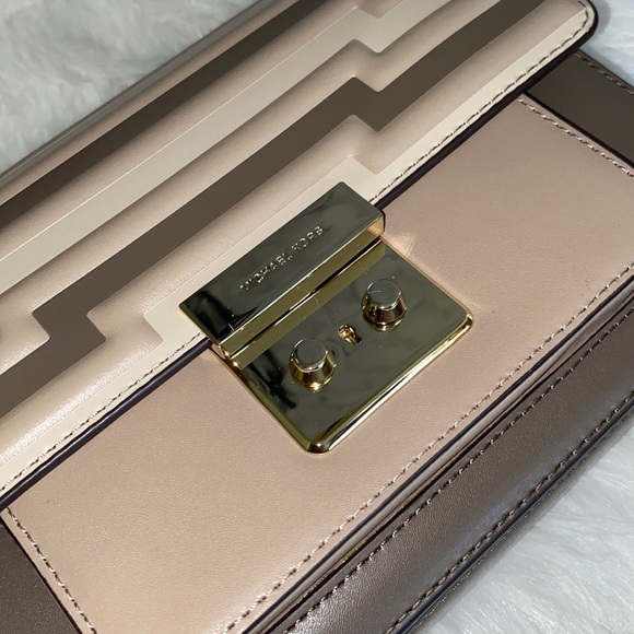 Michael Kors SLOAN Crossbody - Picture 7 of 7